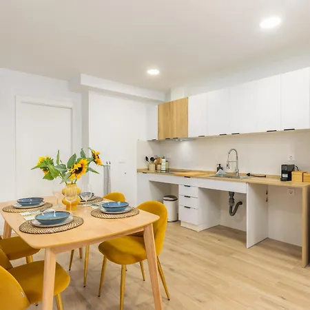 Apartment Casa Girasol - Spacious Near Center