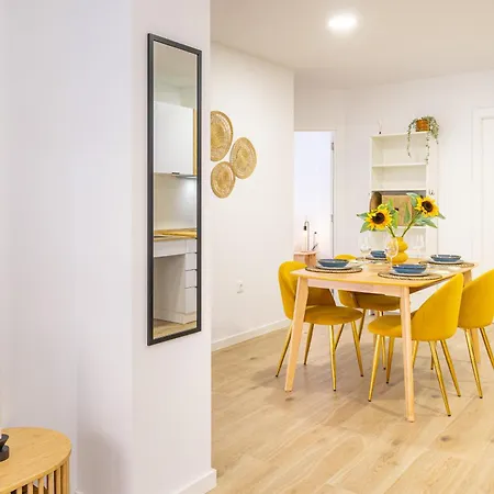 Casa Girasol - Spacious Near Center Apartment Valencia
